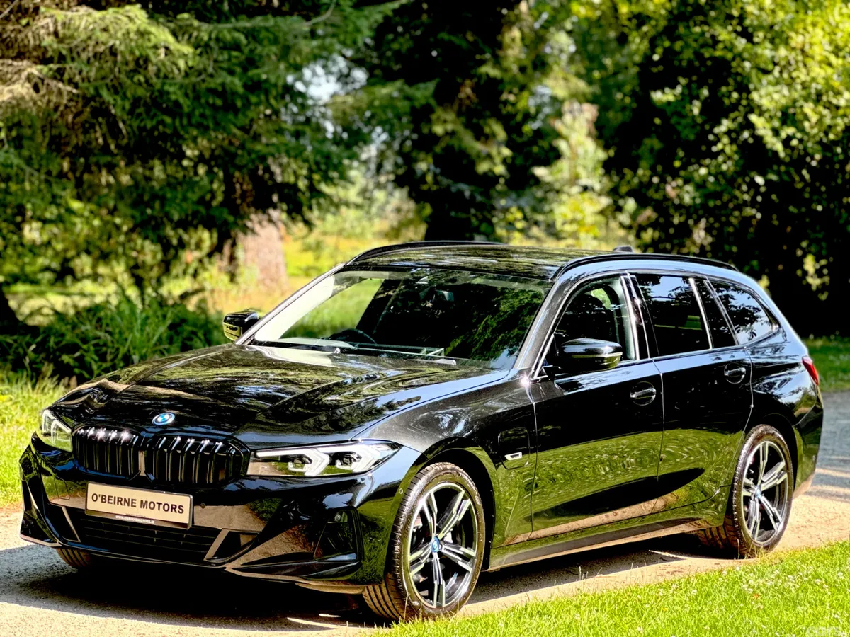 BMW 3-Series Estate/Jeep, Petrol Plug-in Hybrid, 2023, Black