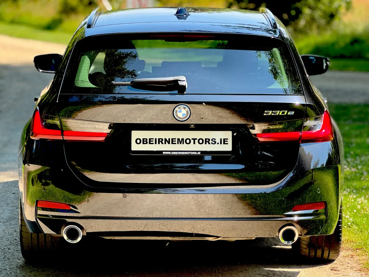 BMW 3-Series Estate/Jeep, Petrol Plug-in Hybrid, 2023, Black