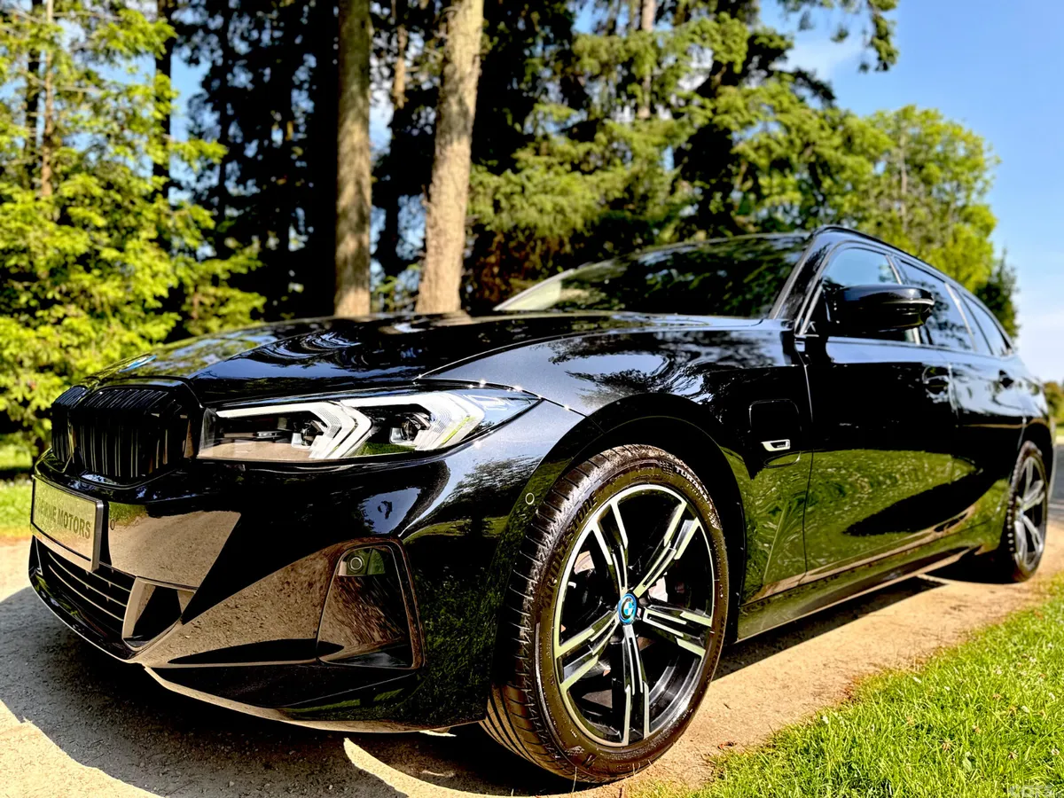BMW 3-Series Estate/Jeep, Petrol Plug-in Hybrid, 2023, Black
