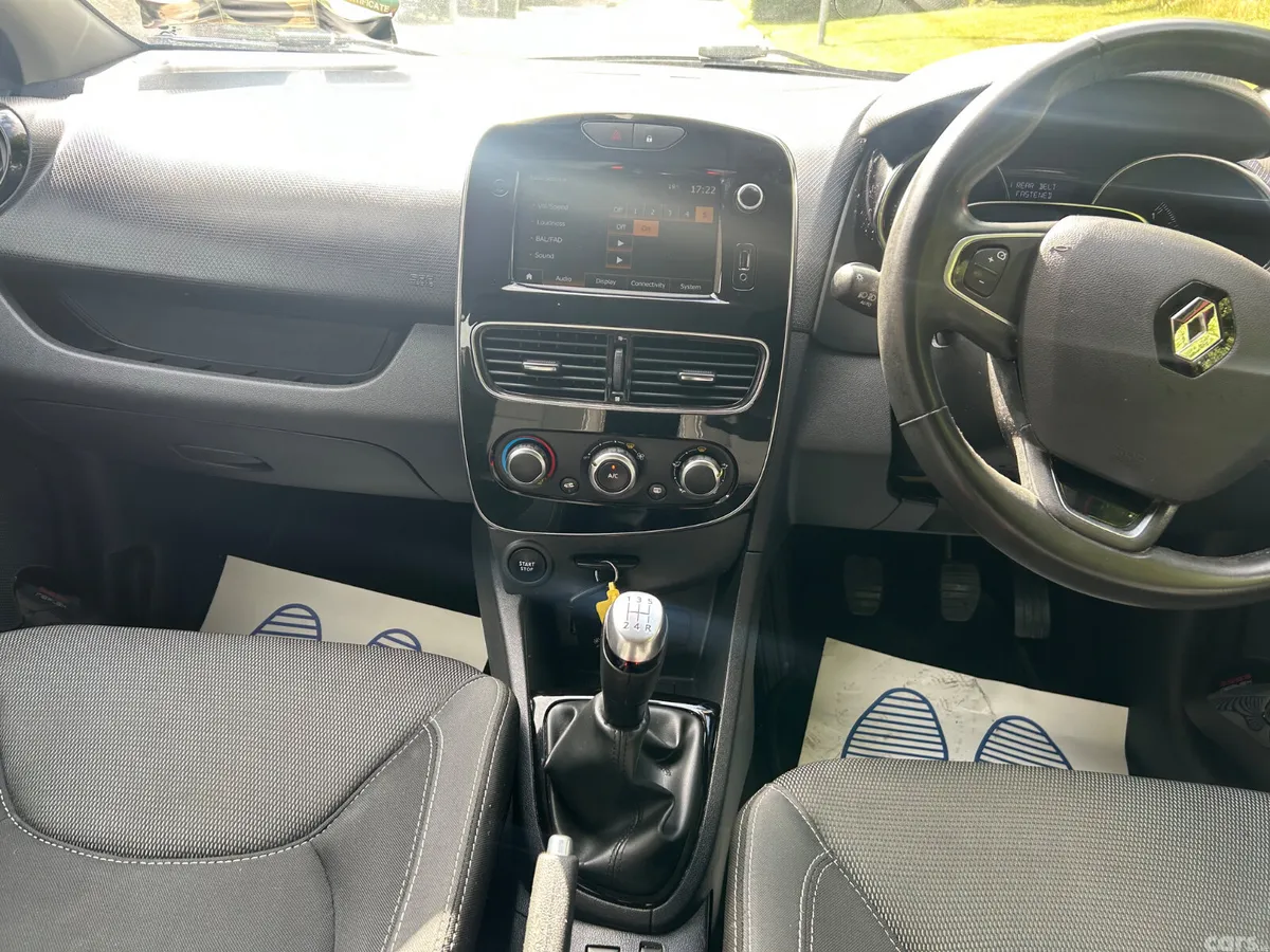 Renault Clio Hatchback, Petrol, 2019, Red