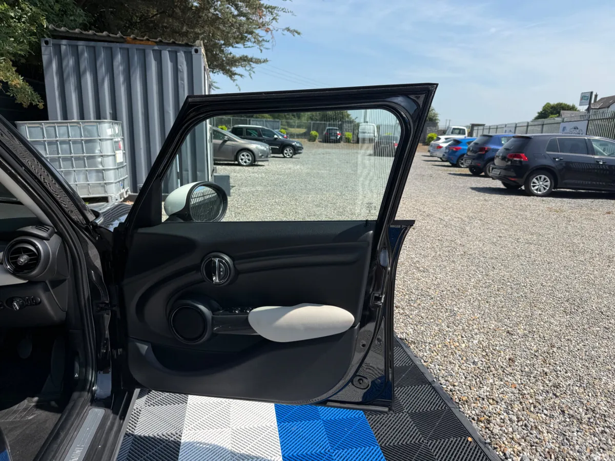 Mini Cooper Hatchback, Petrol, 2018, Black