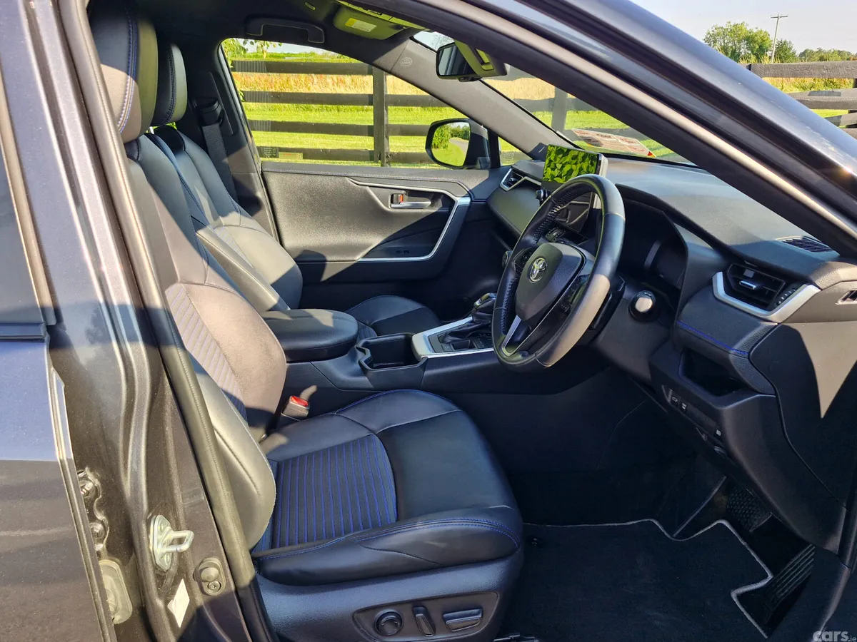 Toyota RAV4 SUV, Petrol Hybrid, 2024, Grey