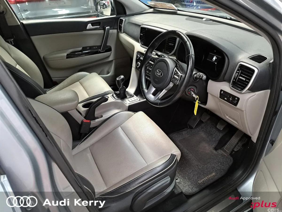 Kia Sportage MPV, Diesel Hybrid, 2021, Grey