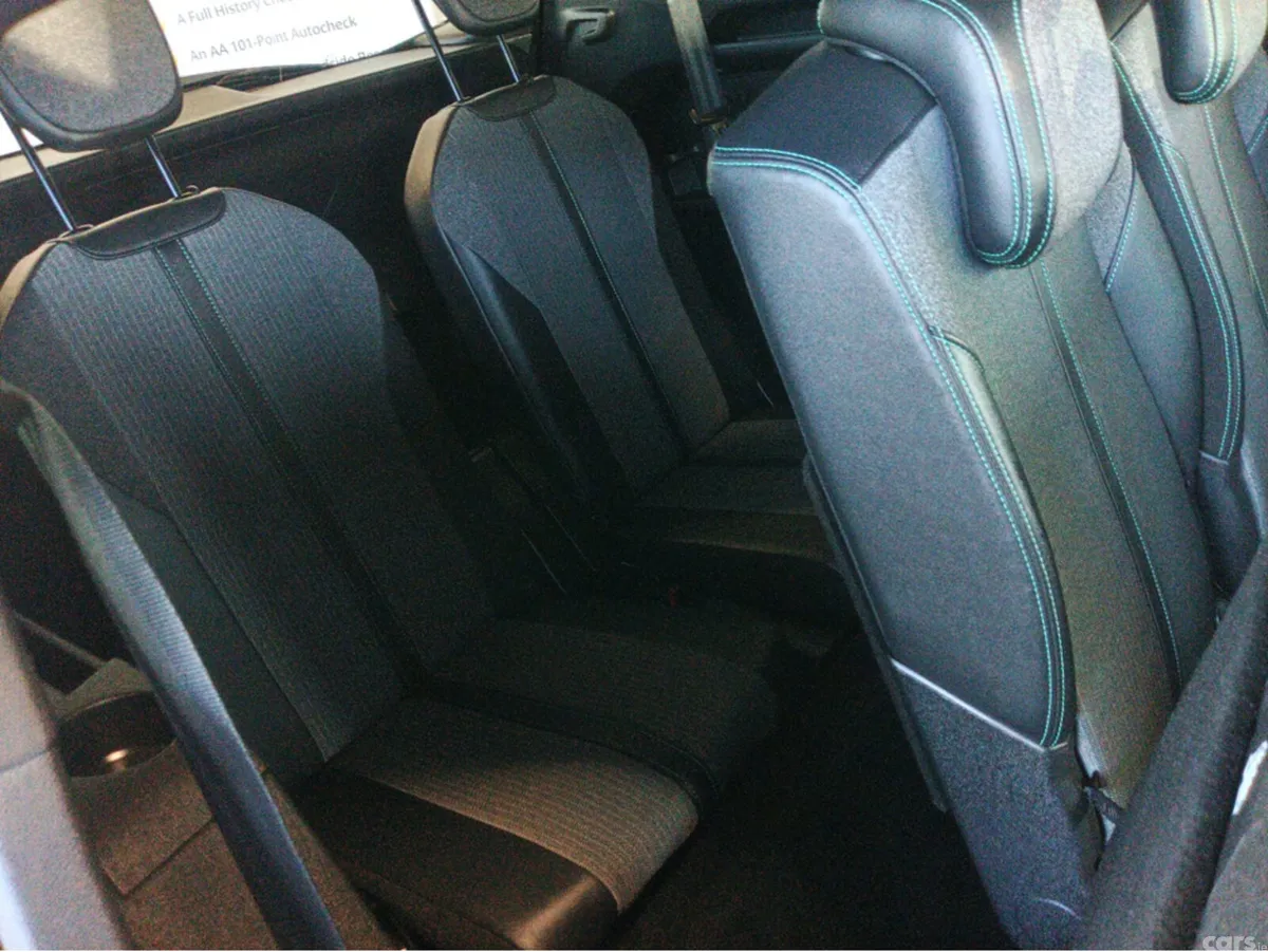 Peugeot 5008 MPV, Diesel, 2024, Grey