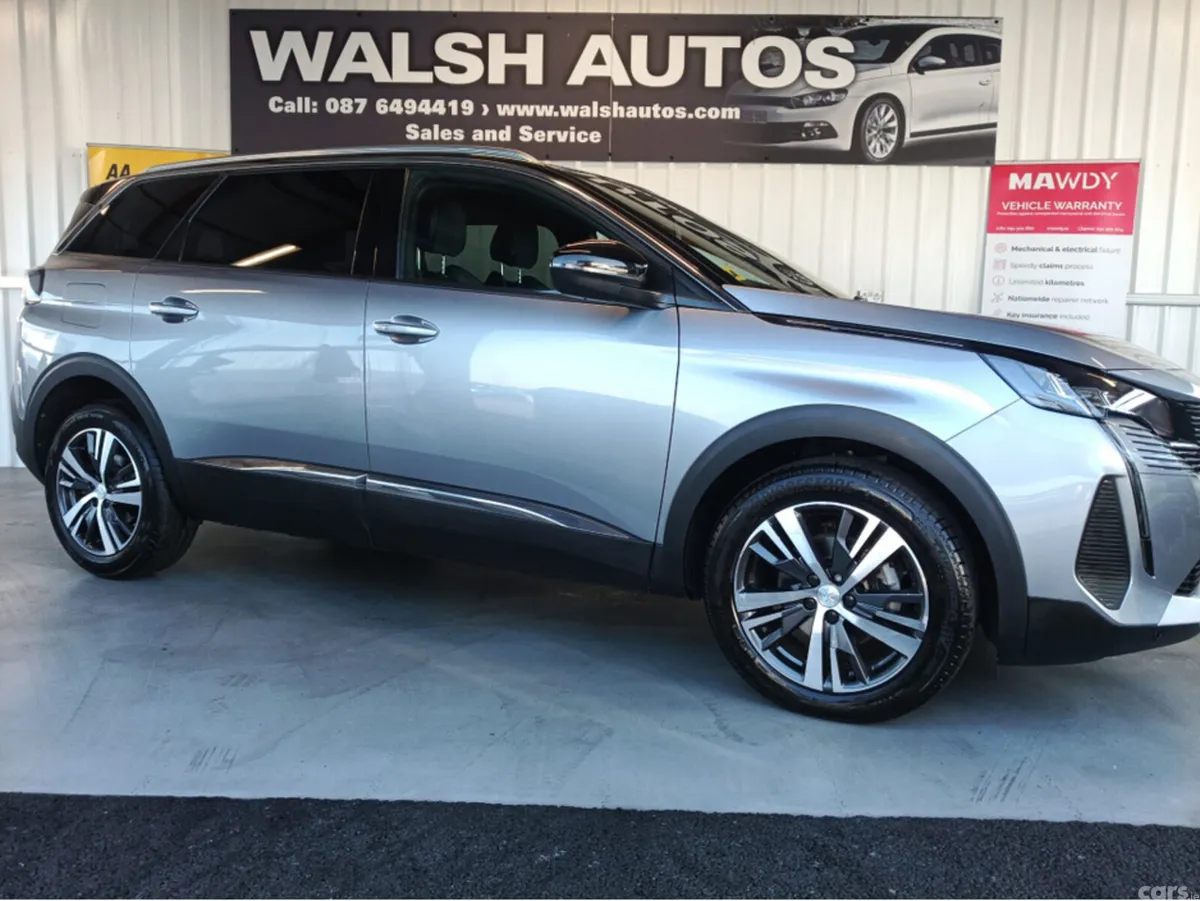 Peugeot 5008 MPV, Diesel, 2024, Grey