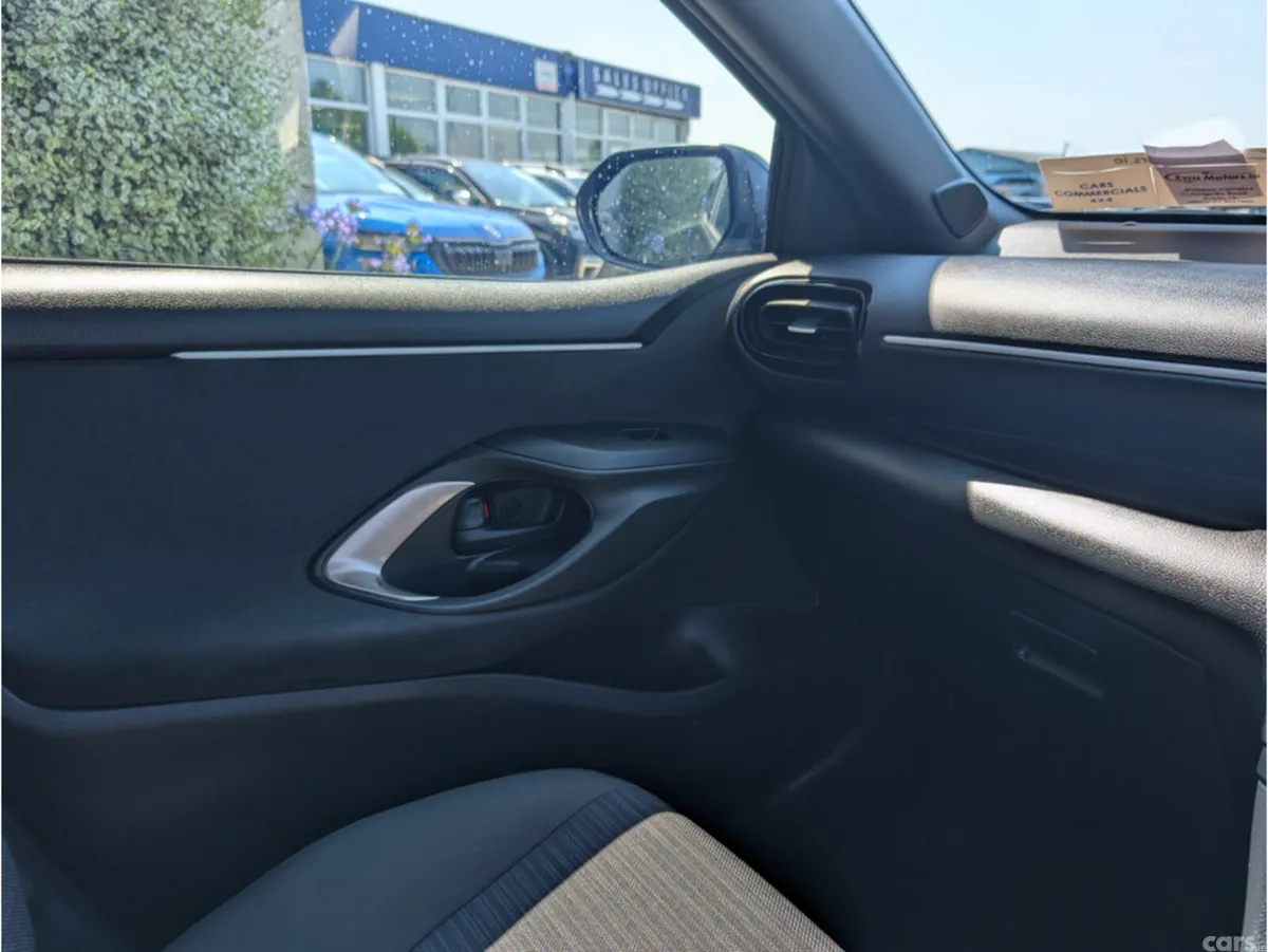 Toyota Yaris Hatchback, Petrol Hybrid, 2023, Black