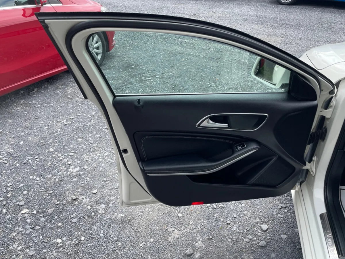 Mercedes-Benz A-Class Hatchback, Petrol, 2015, White
