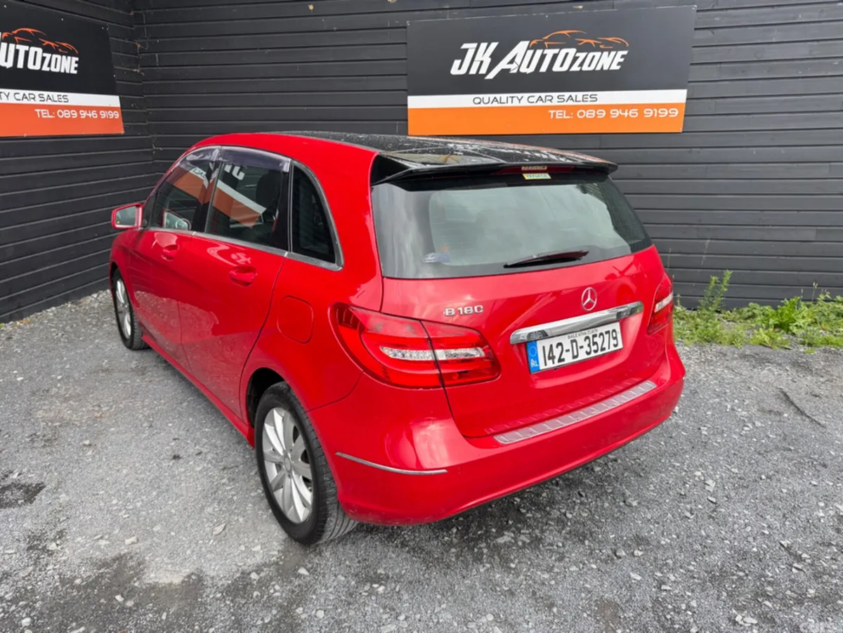 Mercedes-Benz B-Class Hatchback, Petrol, 2014, Red