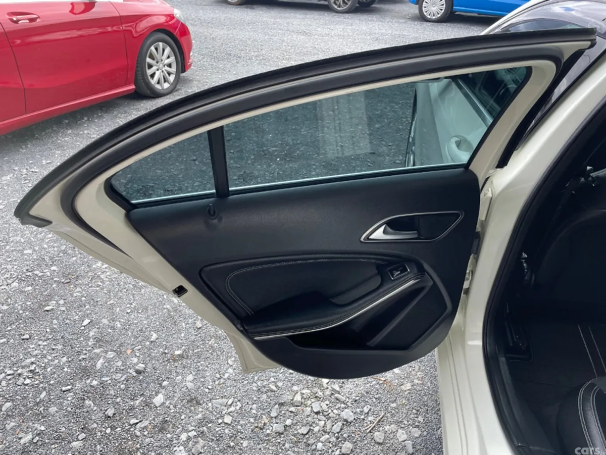 Mercedes-Benz A-Class Hatchback, Petrol, 2015, White