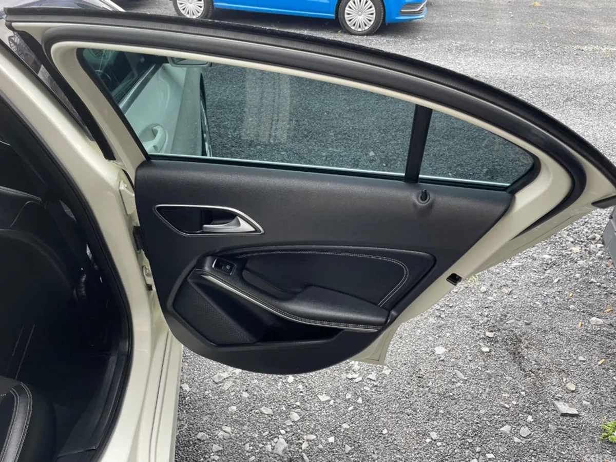 Mercedes-Benz A-Class Hatchback, Petrol, 2015, White