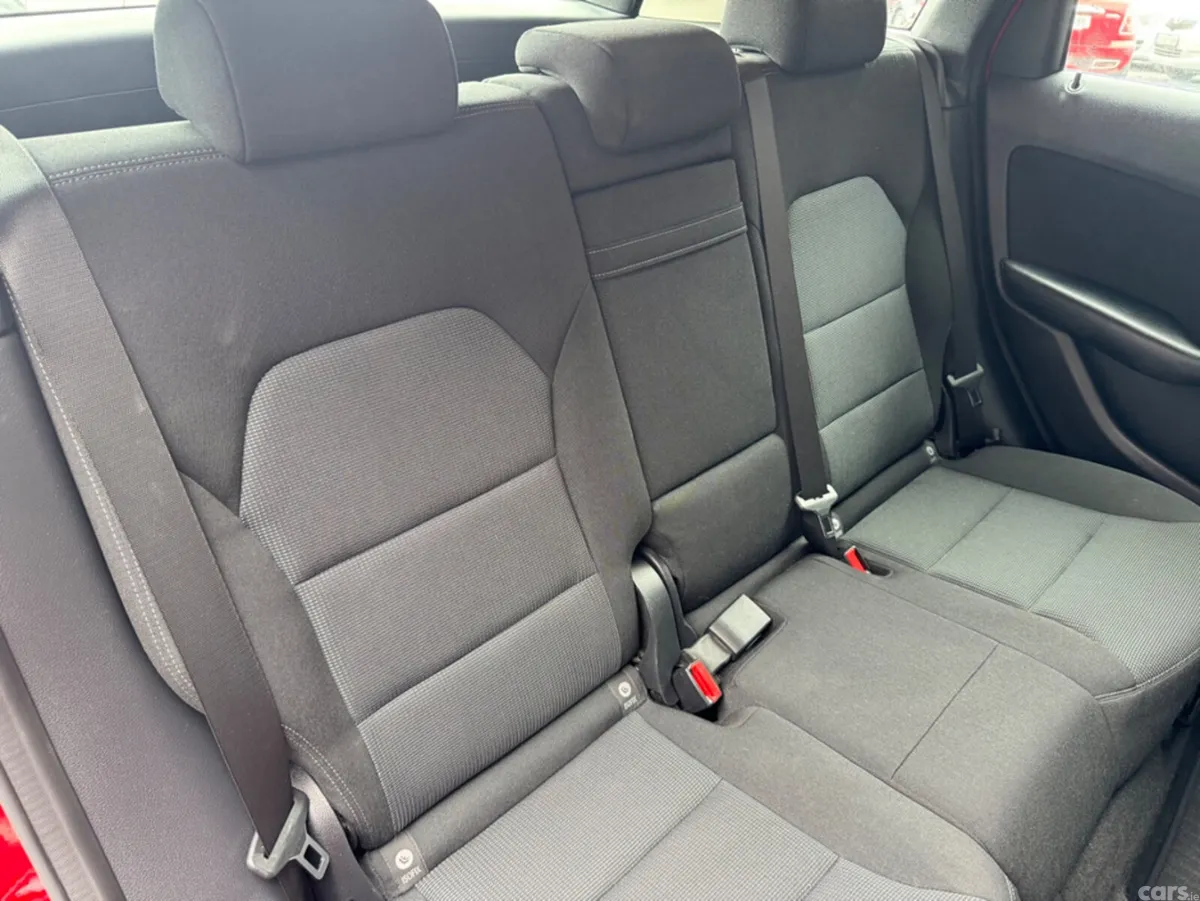 Mercedes-Benz B-Class Hatchback, Petrol, 2014, Red