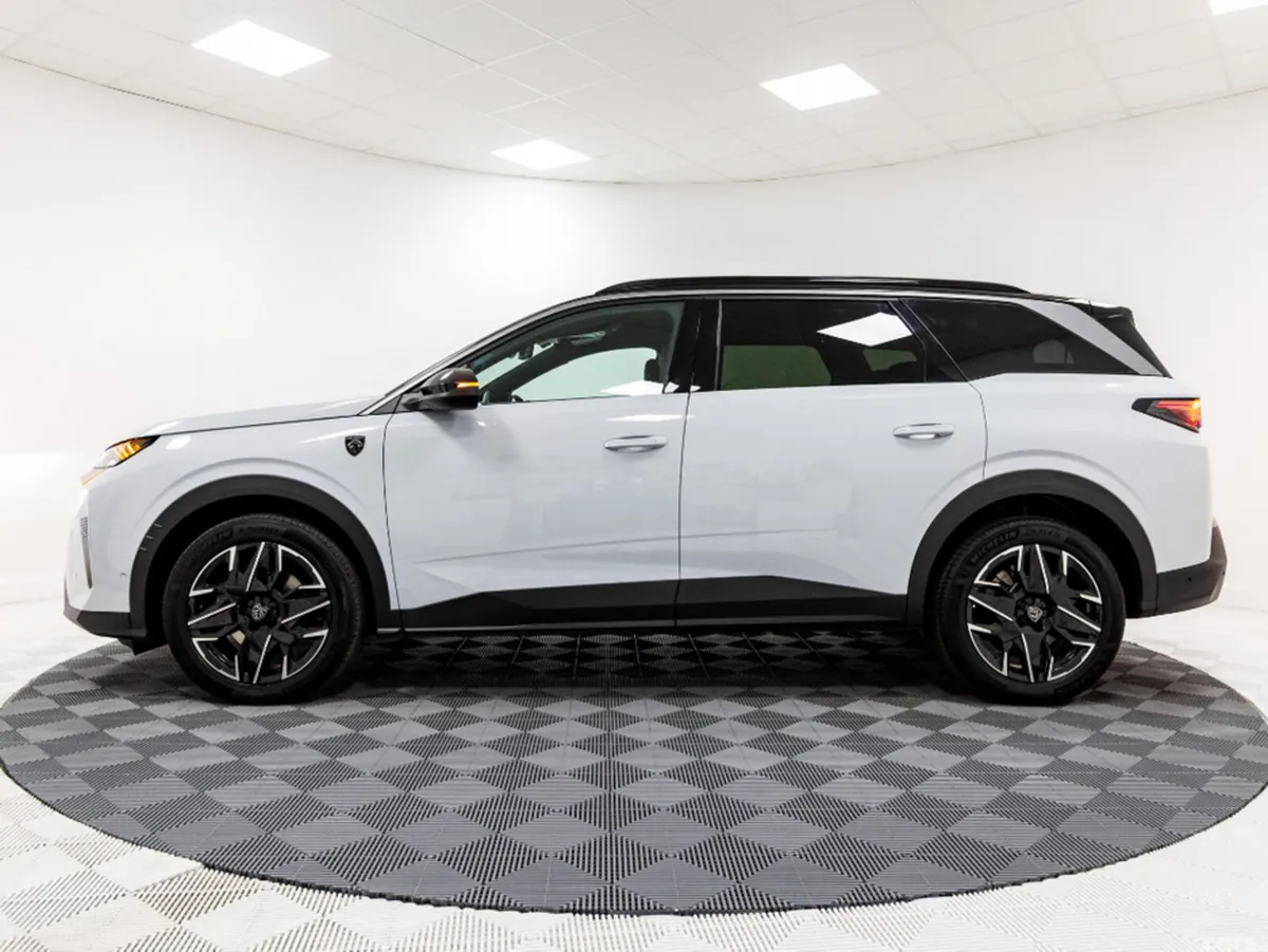 Peugeot 5008 SUV, Petrol Hybrid, 2025, White