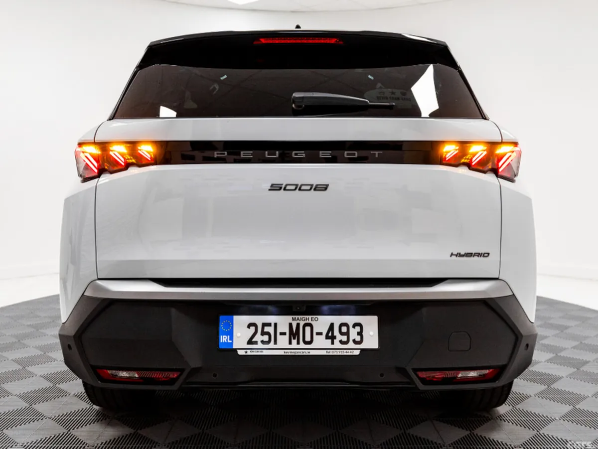 Peugeot 5008 SUV, Petrol Hybrid, 2025, White