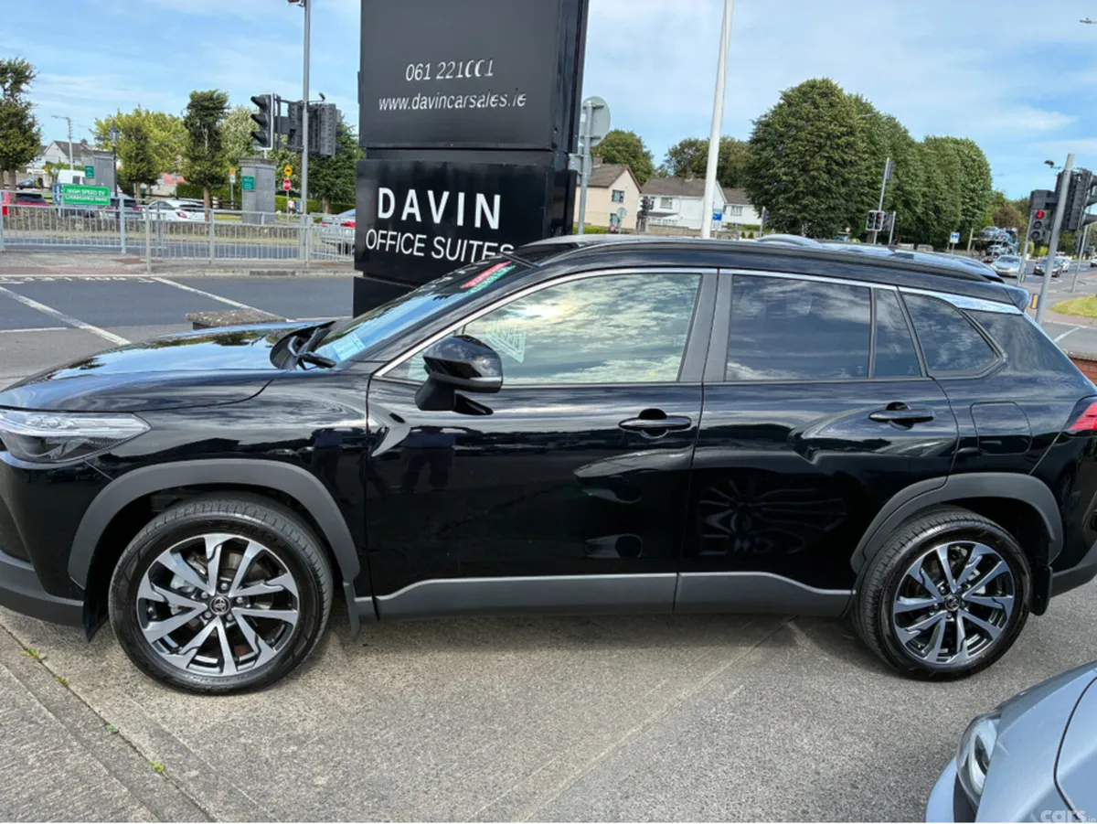 Toyota Corolla SUV, Petrol Hybrid, 2025, Black
