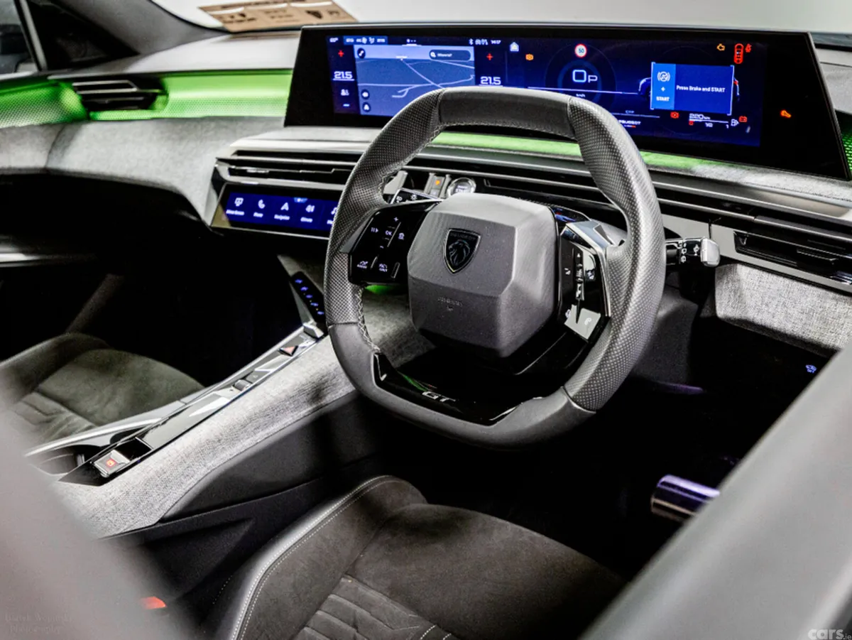 Peugeot 5008 SUV, Petrol Hybrid, 2025, White