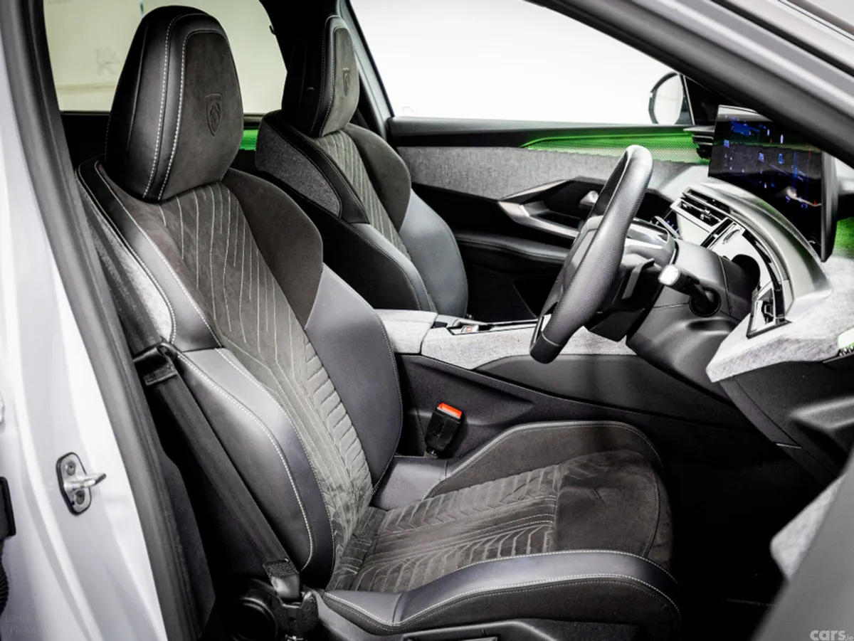 Peugeot 5008 SUV, Petrol Hybrid, 2025, White