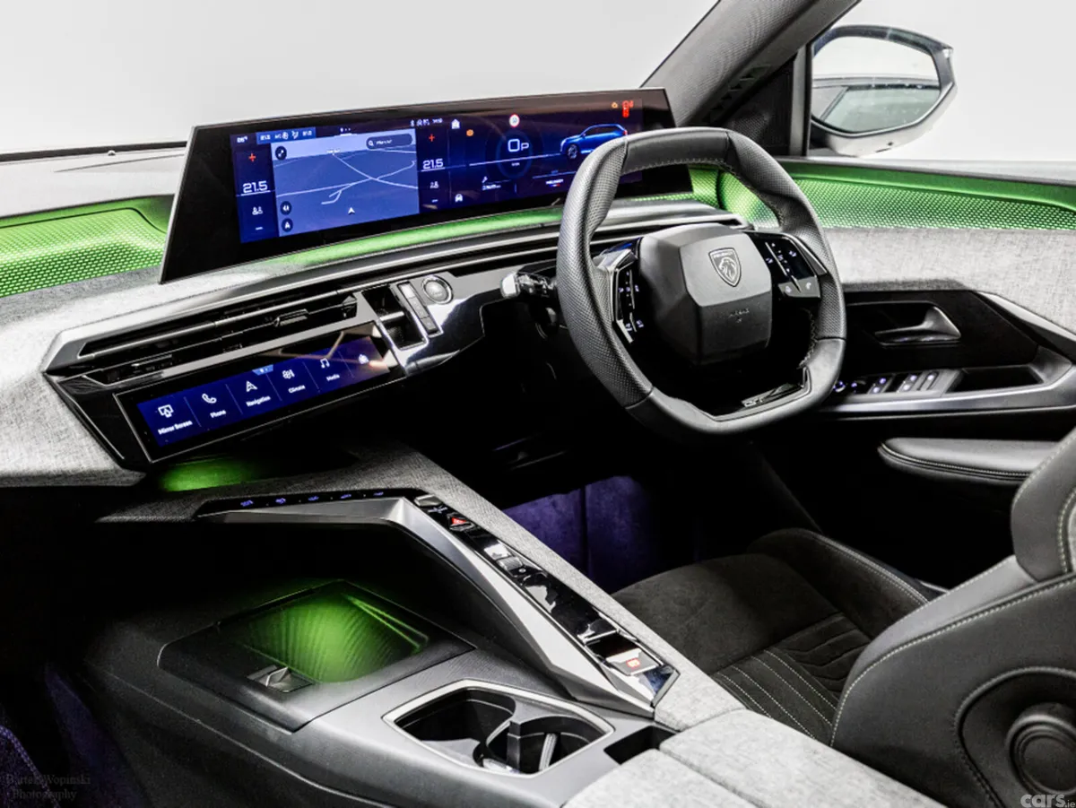 Peugeot 5008 SUV, Petrol Hybrid, 2025, White