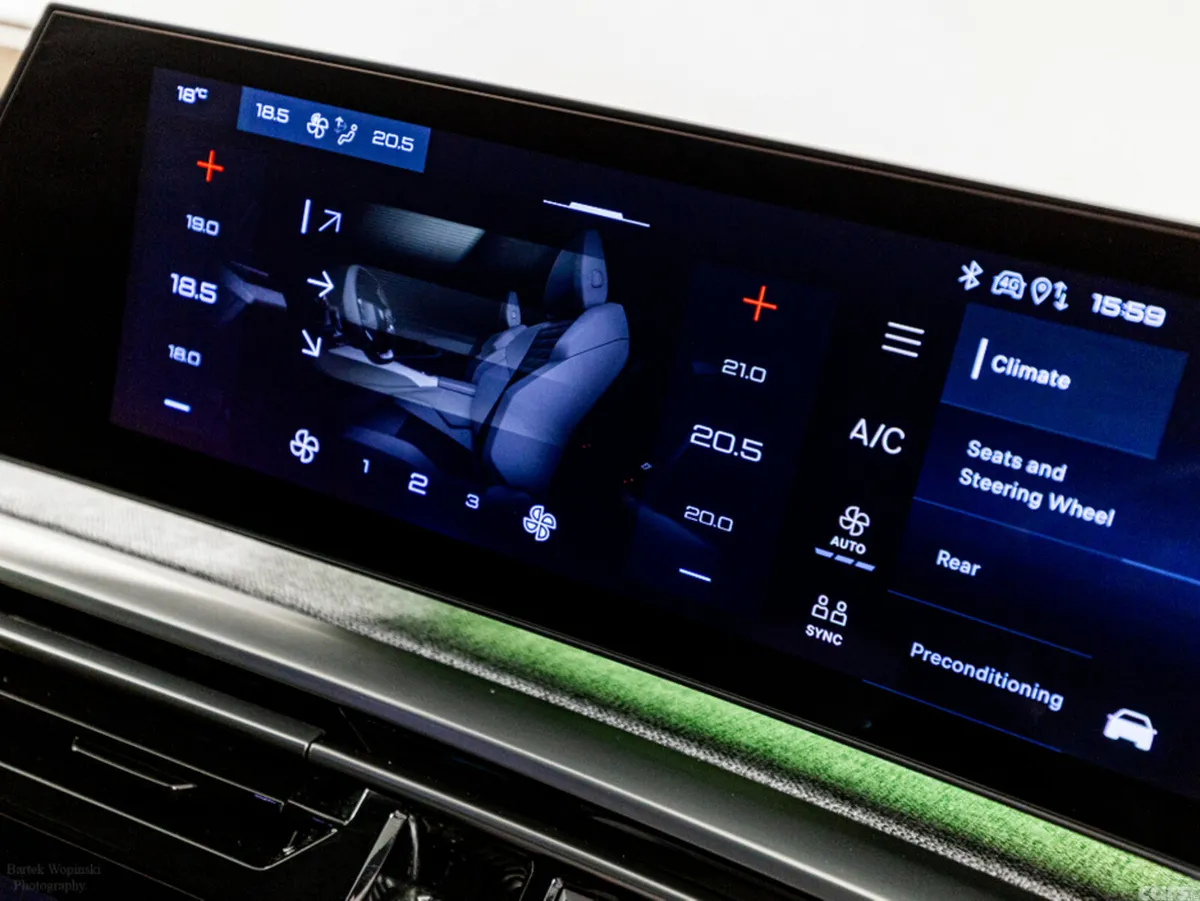 Peugeot 5008 SUV, Petrol Hybrid, 2025, White