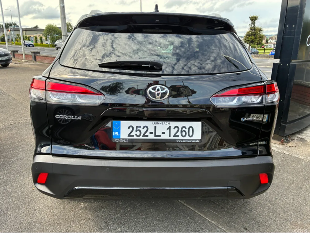 Toyota Corolla SUV, Petrol Hybrid, 2025, Black
