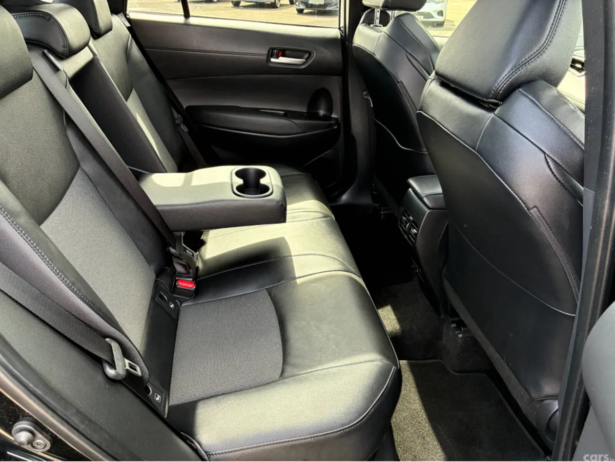 Toyota Corolla SUV, Petrol Hybrid, 2025, Black