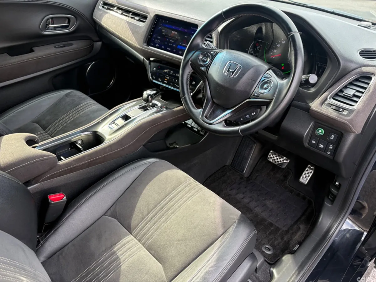 Honda Vezel MPV, Petrol Hybrid, 2018, Black