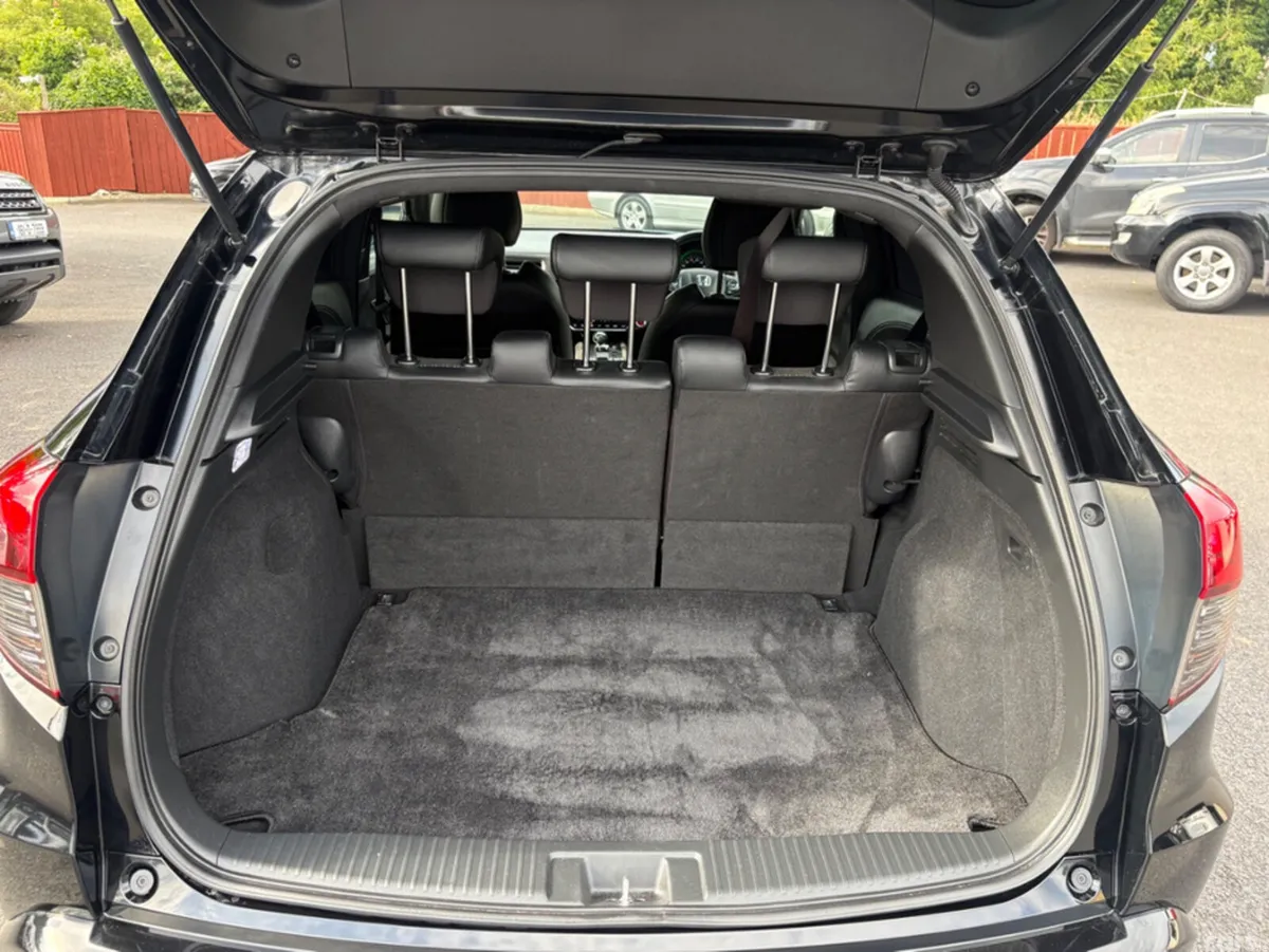Honda Vezel MPV, Petrol Hybrid, 2018, Black