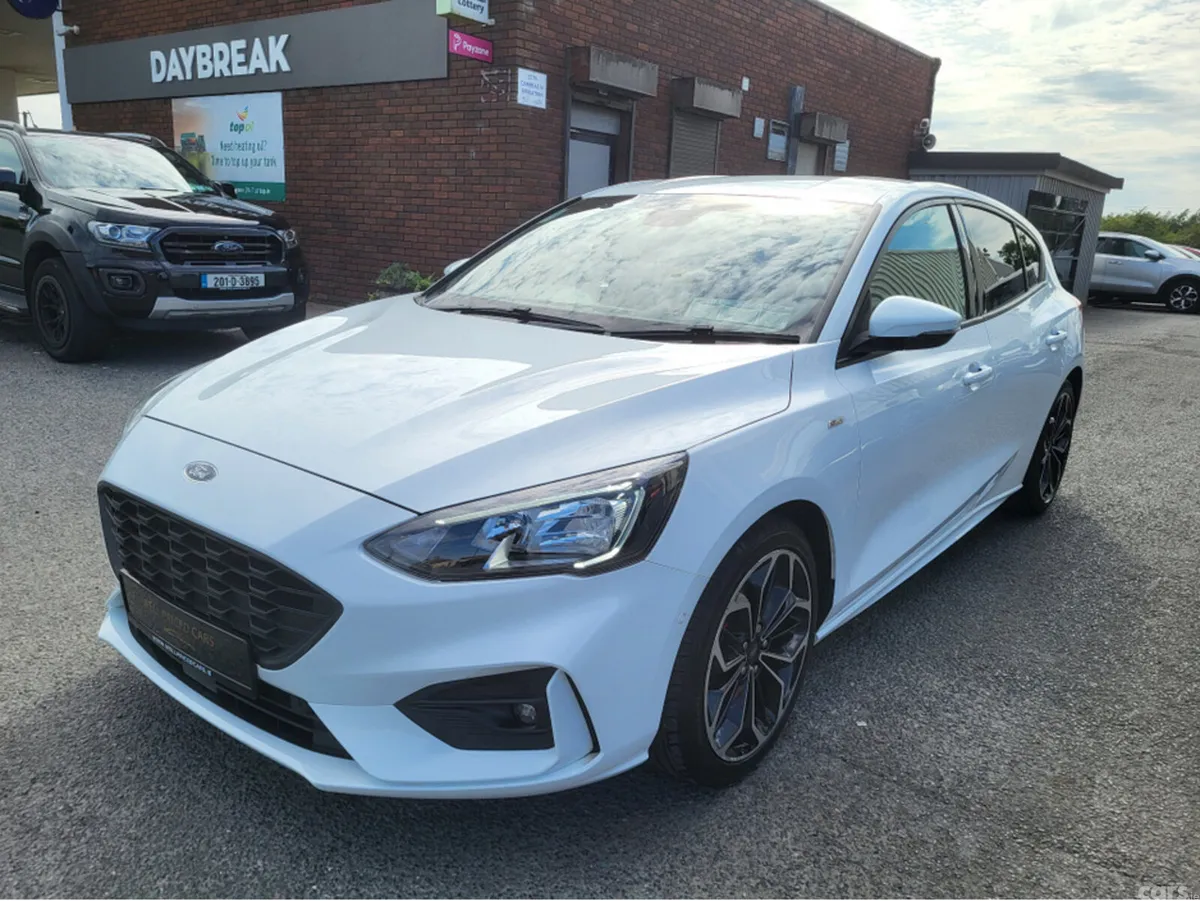 Ford Focus Hatchback, Petrol Hybrid, 2022, White