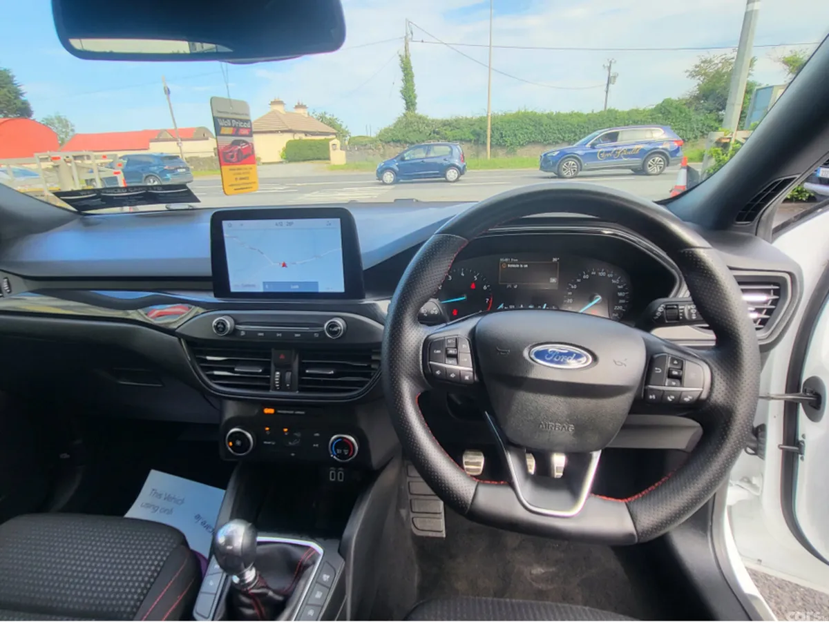 Ford Focus Hatchback, Petrol Hybrid, 2022, White