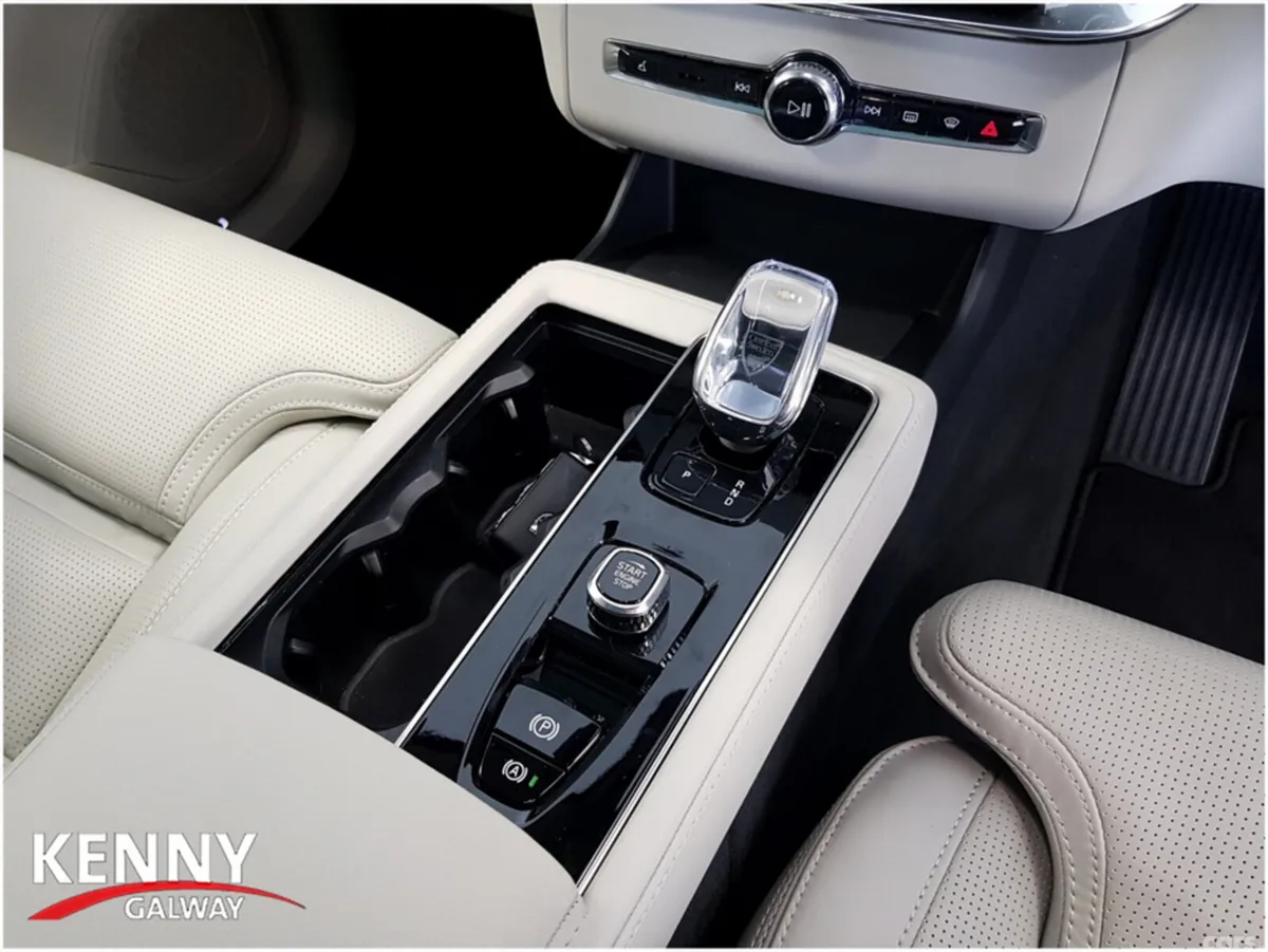 Volvo XC90 Estate, Petrol Hybrid, 2026, Black