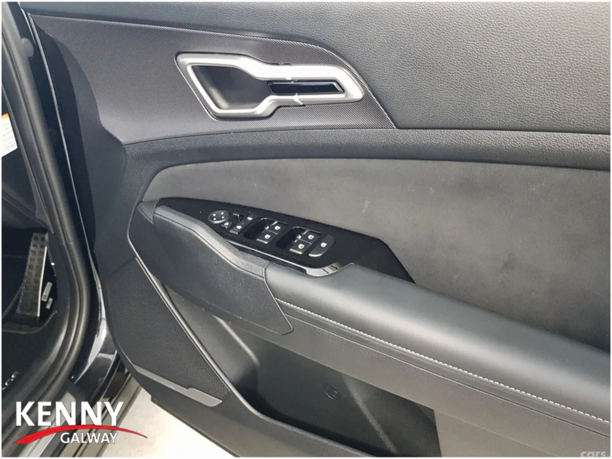 Kia Sportage Estate, Petrol Plug-in Hybrid, 2025, Black