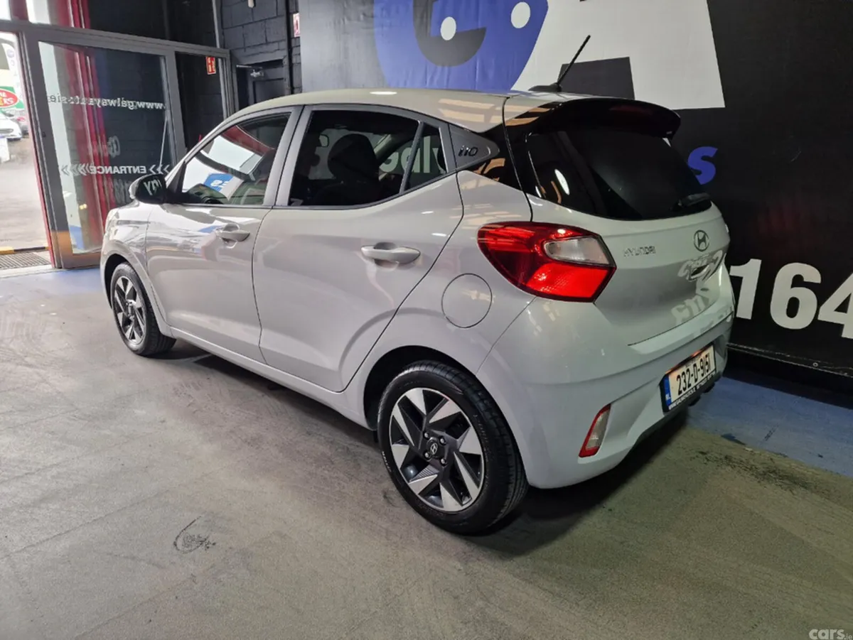 Hyundai i10 Hatchback, Petrol, 2023, Grey