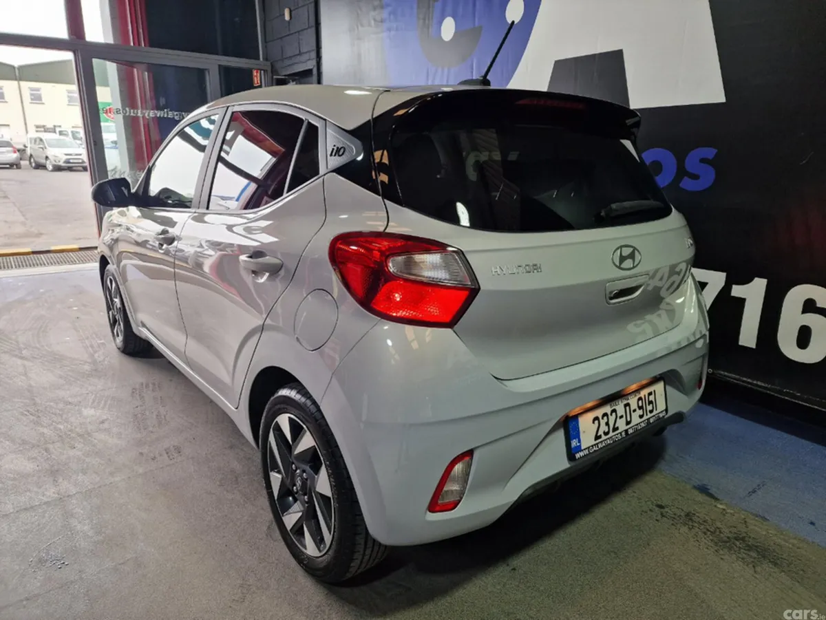 Hyundai i10 Hatchback, Petrol, 2023, Grey