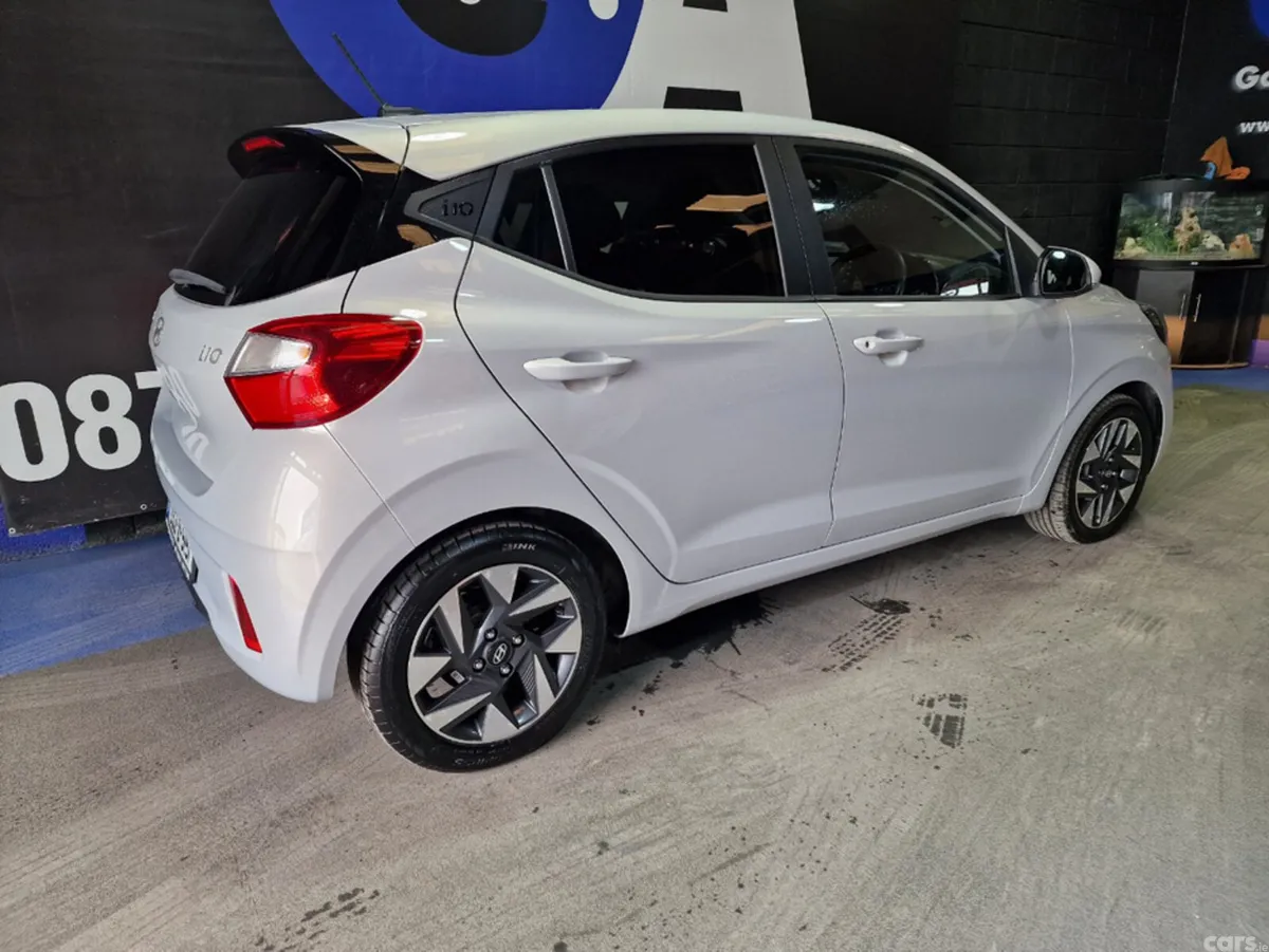 Hyundai i10 Hatchback, Petrol, 2023, Grey