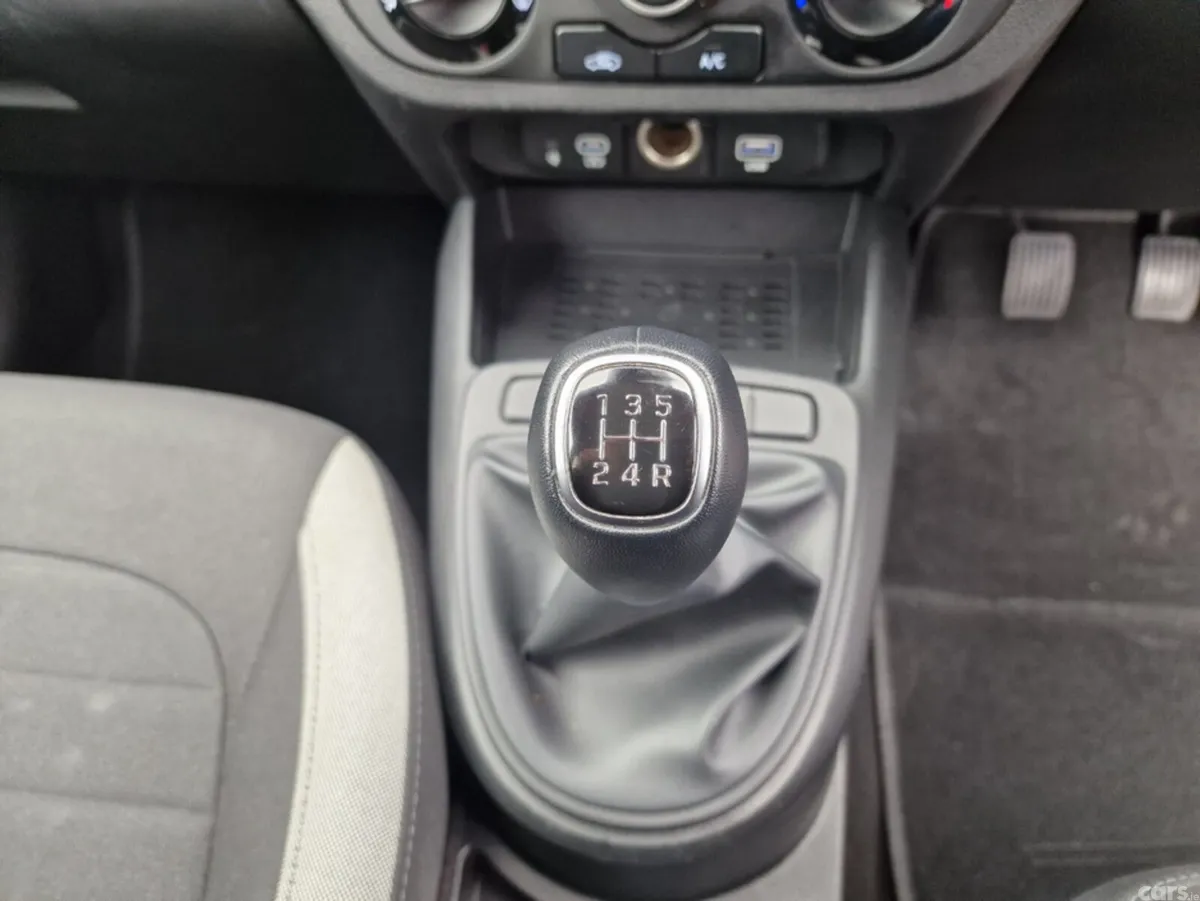 Hyundai i10 Hatchback, Petrol, 2023, Grey