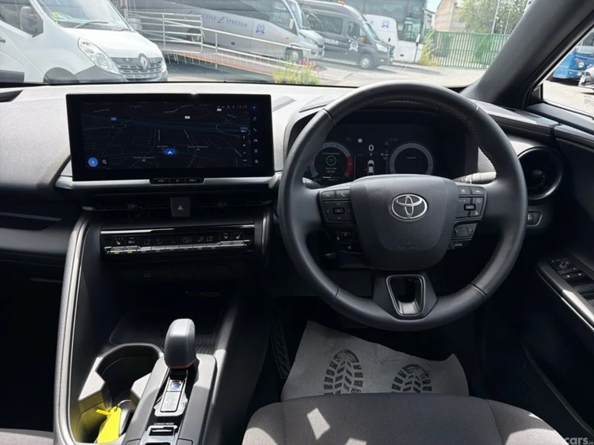 Toyota C-HR SUV, Petrol Hybrid, 2026, White