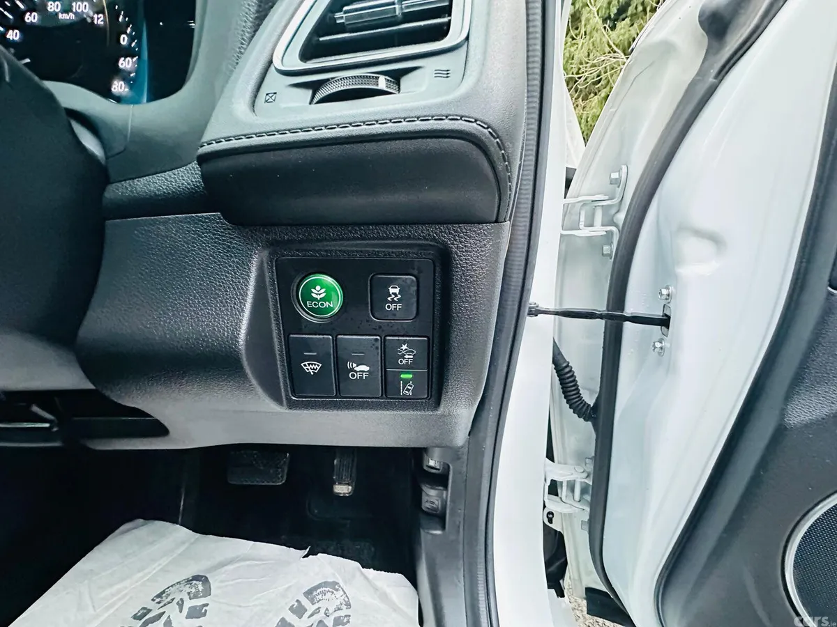 Honda Vezel Estate, Petrol Hybrid, 2018, White