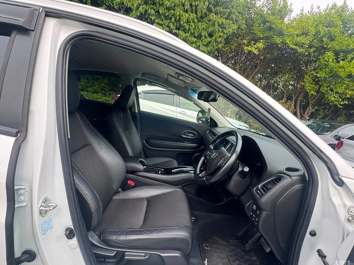 Honda Vezel Estate, Petrol Hybrid, 2019, White