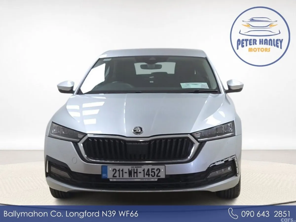 Skoda Octavia Saloon, Petrol, 2021, Silver