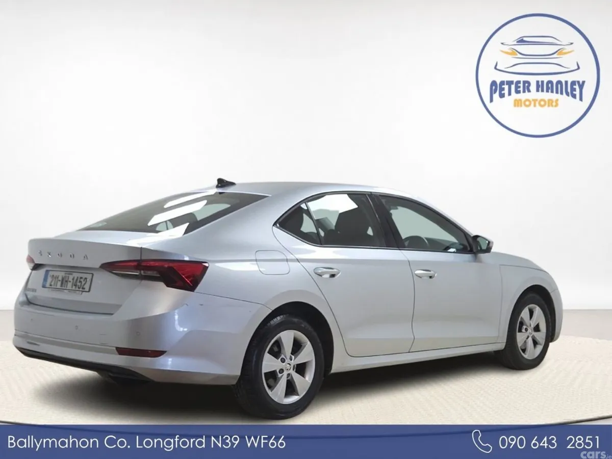 Skoda Octavia Saloon, Petrol, 2021, Silver