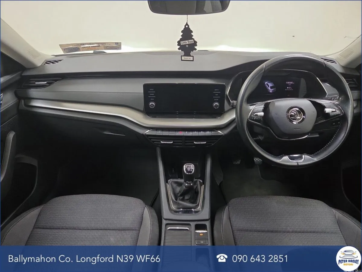 Skoda Octavia Saloon, Petrol, 2021, Silver