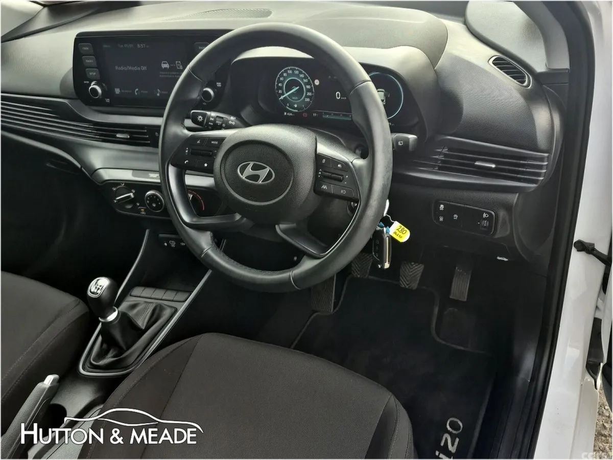 Hyundai i20 Hatchback, Petrol, 2024, White