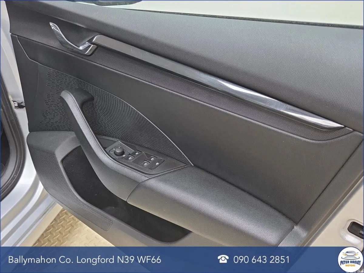 Skoda Octavia Saloon, Petrol, 2021, Silver