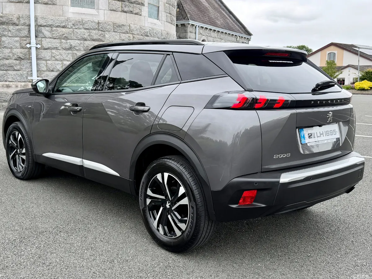 Peugeot 2008 MPV, Petrol, 2021, Grey