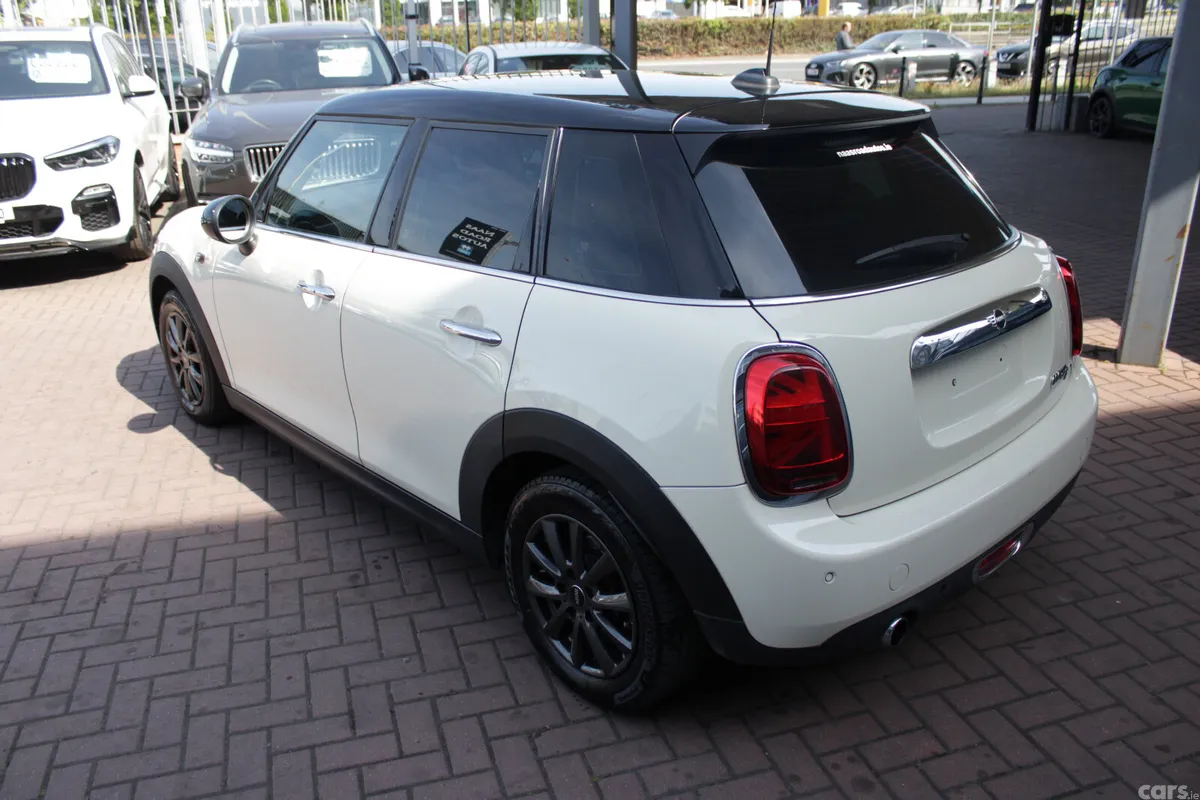 Mini Cooper Hatchback, Diesel, 2019, White