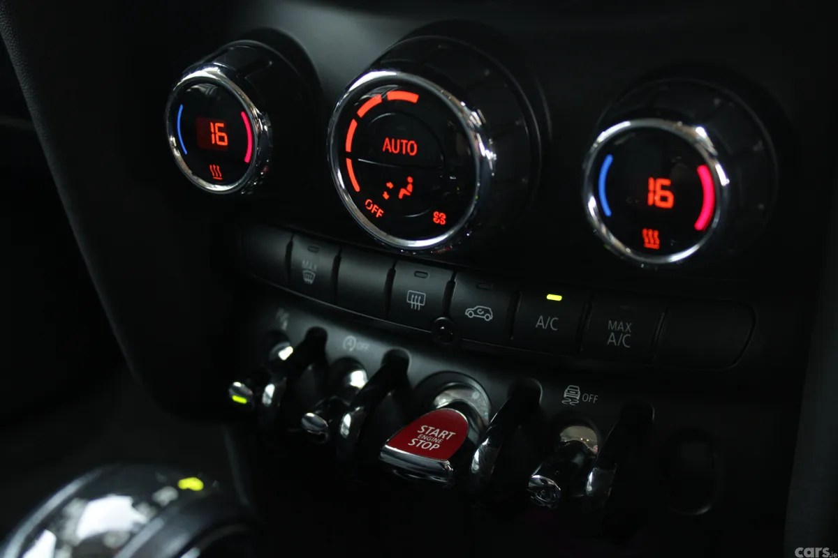 Mini Cooper Hatchback, Diesel, 2019, White
