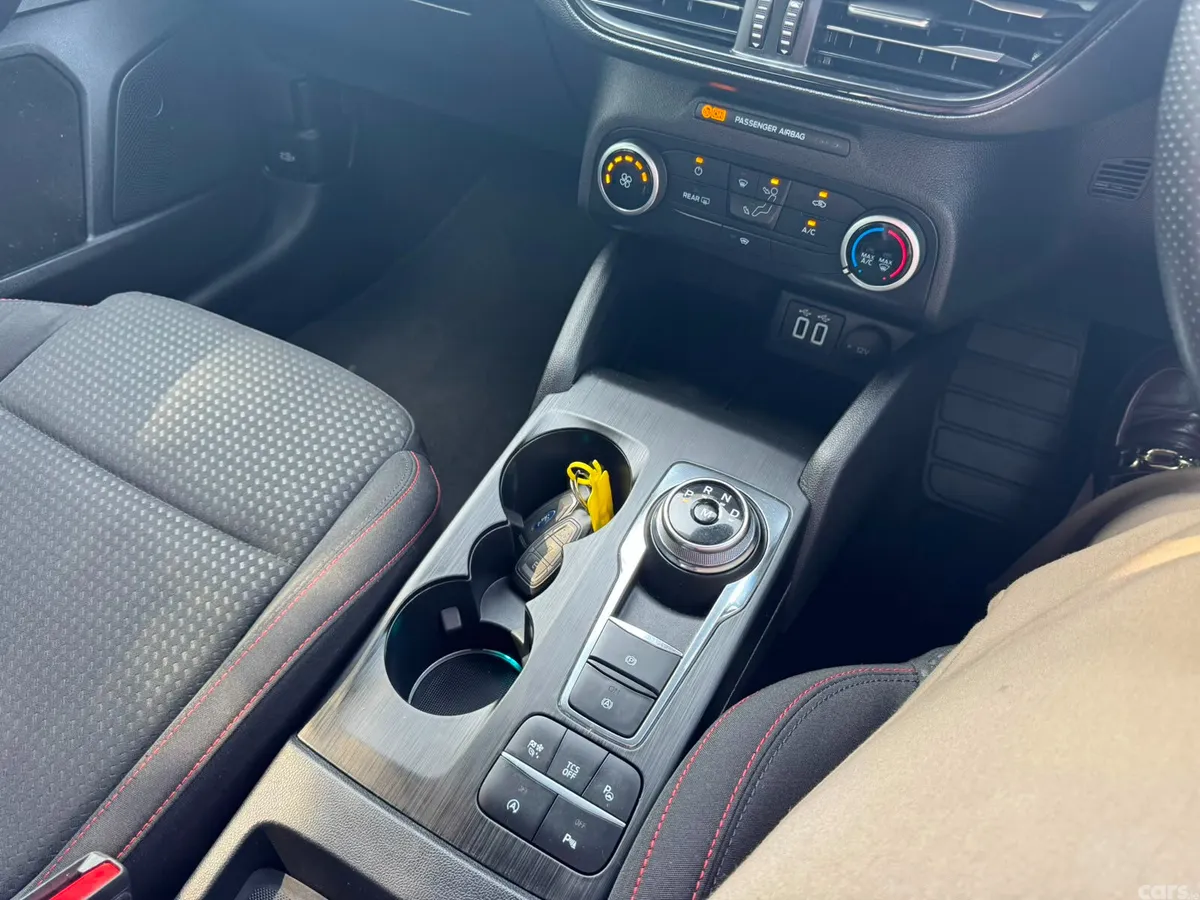 Ford Focus Hatchback, Petrol, 2022, Blue