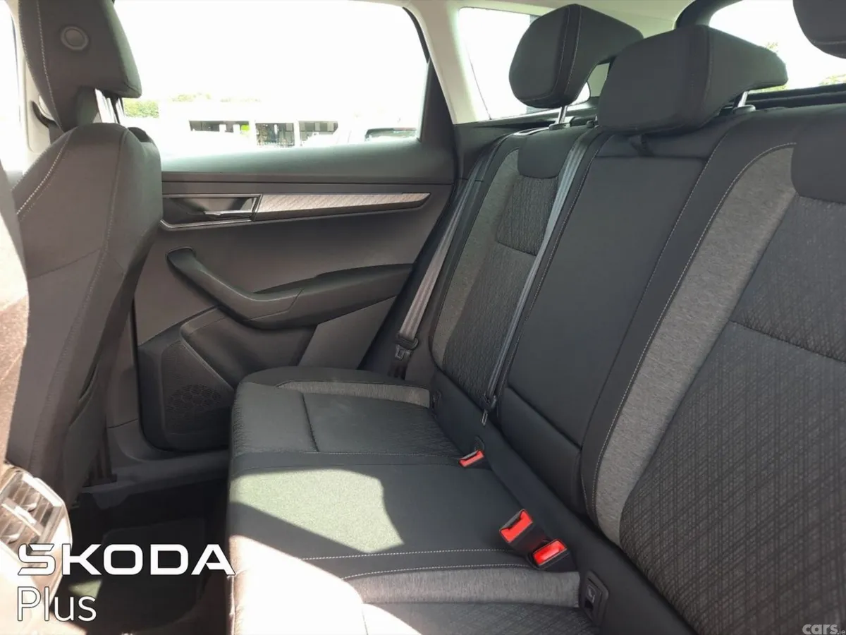 Skoda Karoq Hatchback, Diesel, 2023, Grey