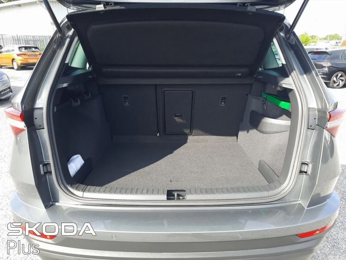Skoda Karoq Hatchback, Diesel, 2023, Grey
