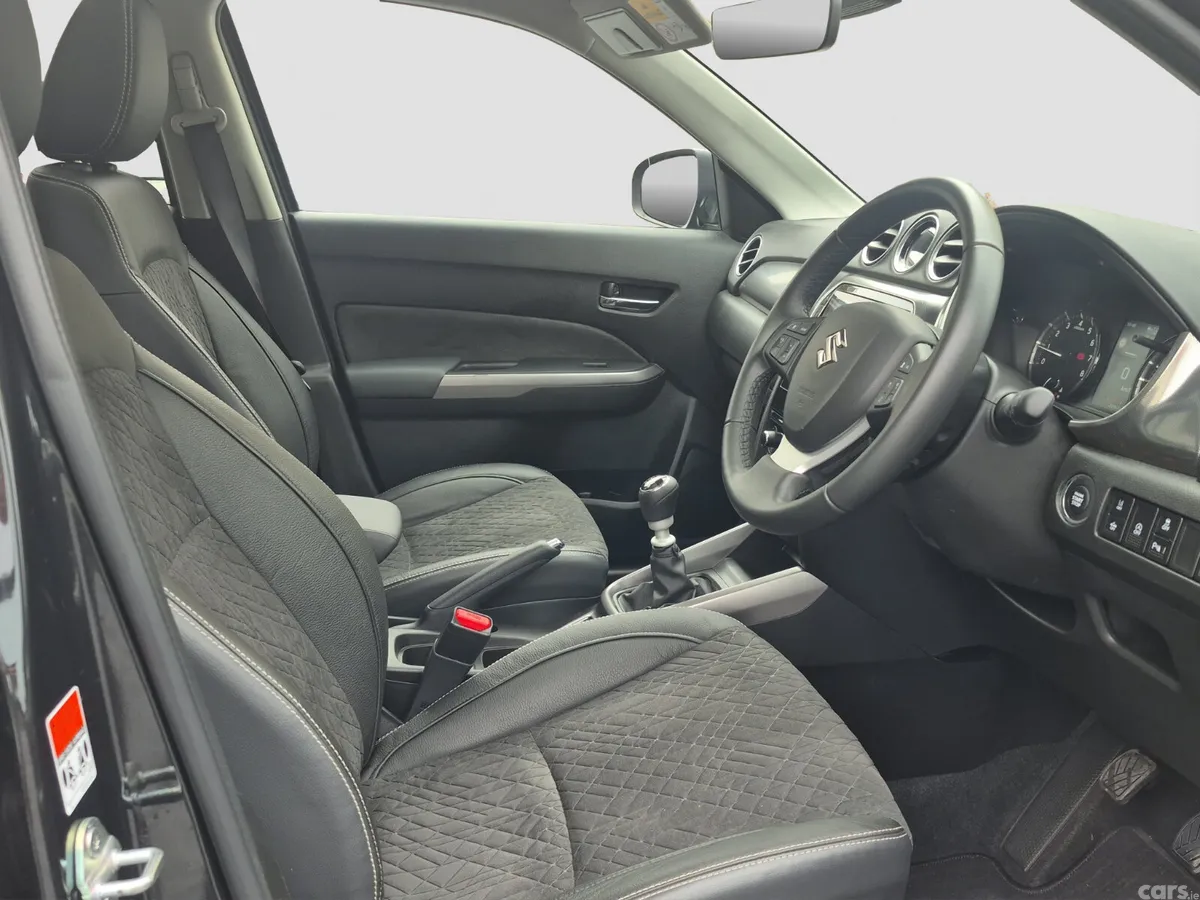 Suzuki Vitara SUV, Petrol Hybrid, 2025, Black