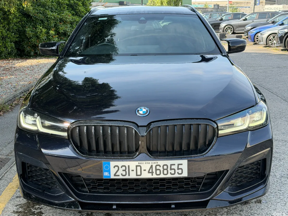BMW 5-Series Estate, Petrol Plug-in Hybrid, 2023, Black